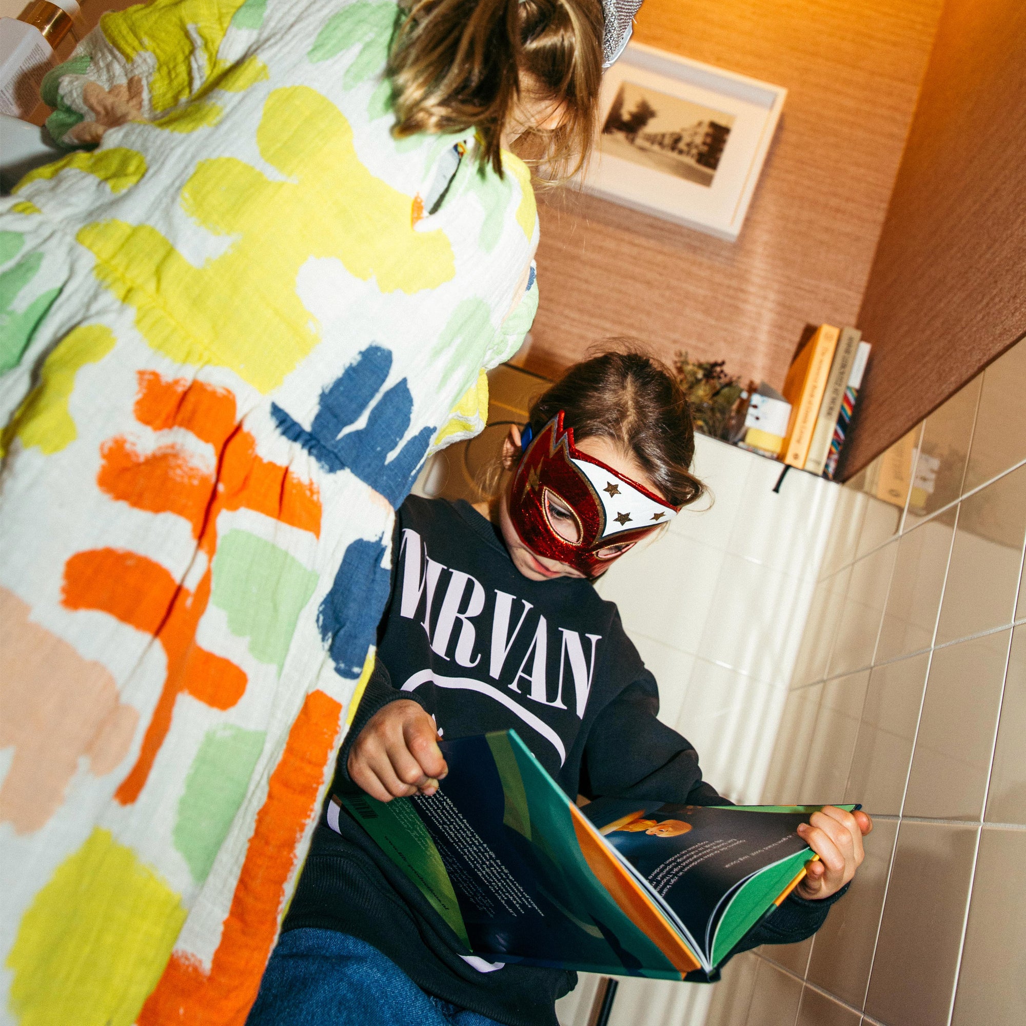 Spelende kinderen - Life. Productions, een uitgeverij voor kinderboeken met verhalen die impact maken.